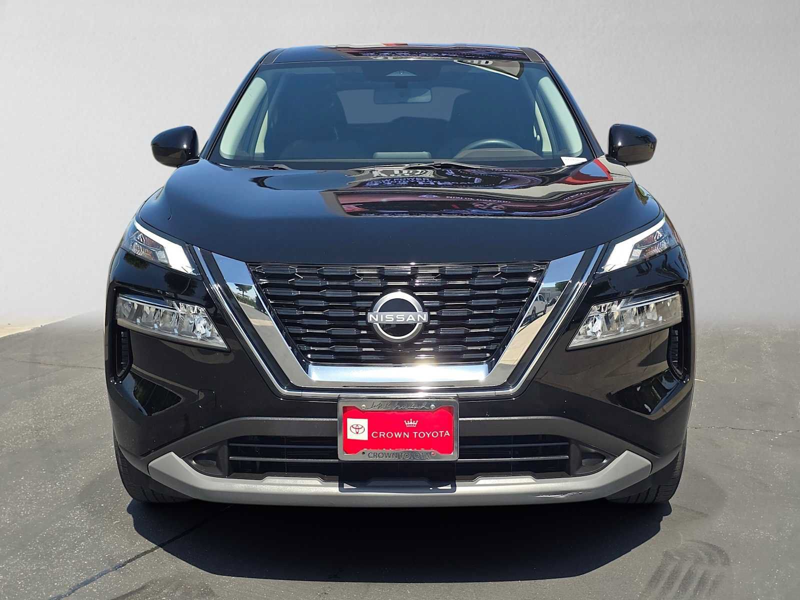 Used 2023 Nissan Rogue SV FWD image 8
