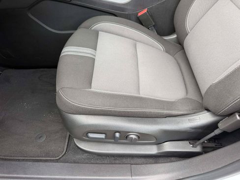 Used 2025 Chevrolet Blazer LT FWD image 19