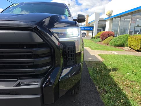 Used 2023 Toyota Tundra SR5 w/ SR5 Convenience Package AWD/4WD image 10
