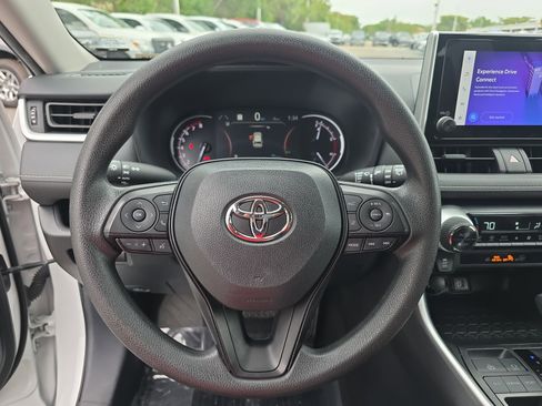 Used 2024 Toyota RAV4 XLE image 30