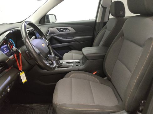 Used 2021 Chevrolet Traverse LT FWD image 17