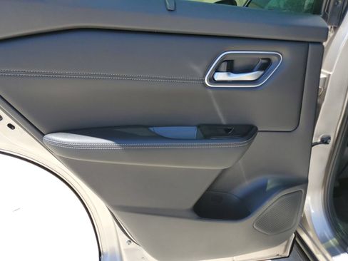 Used 2026 Nissan Rogue Platinum w/ Platinum Premium Package AWD/4WD image 32