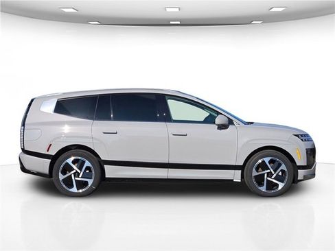 New 2026 Hyundai Ioniq 9 Calligraphy image 11