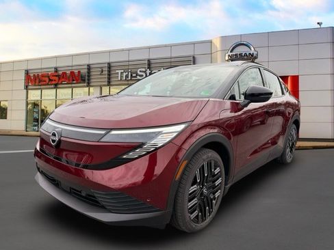 New 2026 Nissan Leaf Platinum+ w/ Cargo Package (Platinum+) image 2