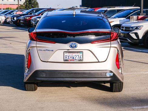 Certified 2022 Toyota Prius Prime LE FWD image 5