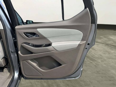 Used 2019 Chevrolet Traverse LT w/ LT Premium Package FWD image 17