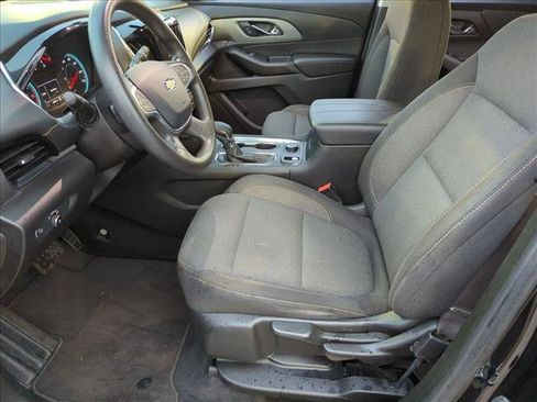 Used 2021 Chevrolet Traverse LS FWD image 15