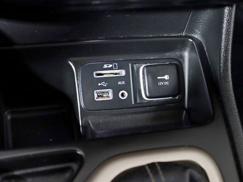 Used 2017 Jeep Cherokee High Altitude w/ Luxury Group image 25