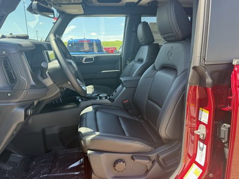 New 2025 Ford Bronco Badlands image 7