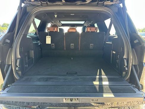 Used 2025 Lincoln Navigator L Reserve AWD/4WD image 13