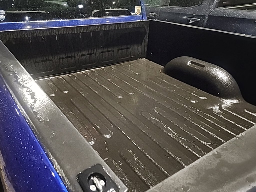 Used 2015 RAM 1500 Express AWD/4WD image 4