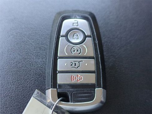 Used 2022 Ford Edge Titanium image 32