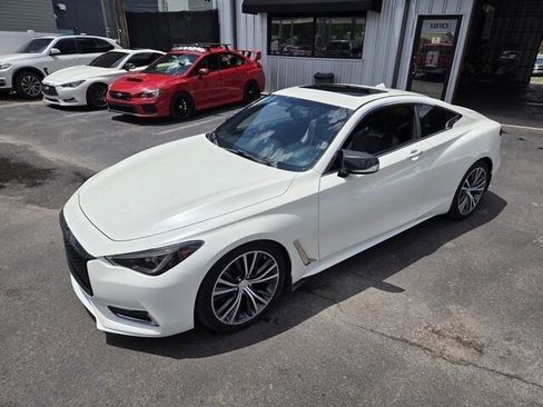 Used 2018 INFINITI Q60 3.0t Luxe w/ Sensory Package 3.0T Luxe RWD image 4