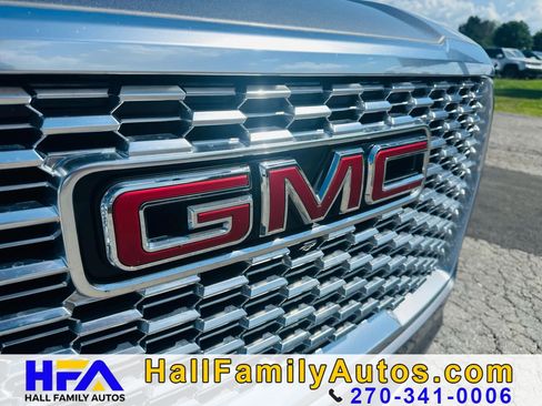 Used 2021 GMC Yukon Denali RWD image 11
