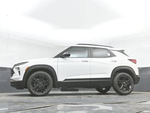 New 2026 Chevrolet TrailBlazer LT w/ Midnight Edition FWD image 43