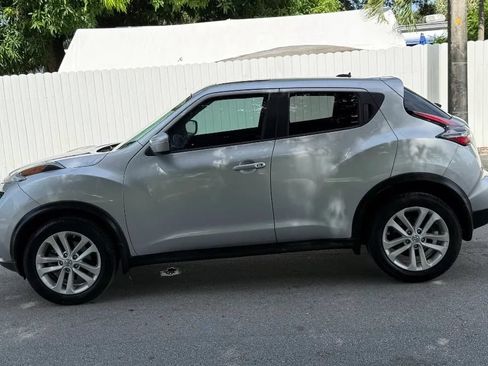 Used 2015 Nissan Juke SV FWD image 3