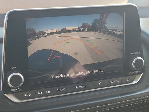 Used 2023 Nissan Rogue SV image 18