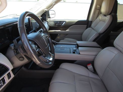 Used 2023 Lincoln Navigator Reserve AWD/4WD image 15