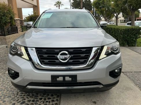 Used 2017 Nissan Pathfinder SL w/ SL Tech Package AWD/4WD image 2