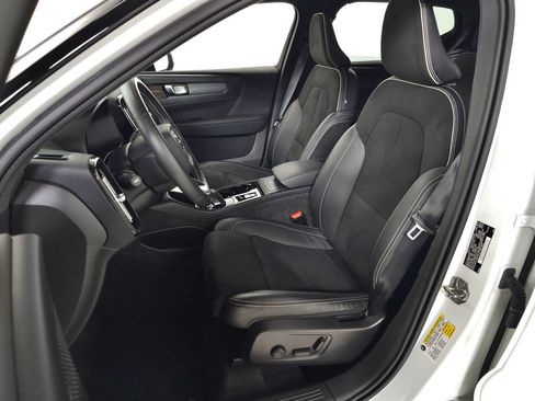Used 2021 Volvo XC40 T5 R-Design w/ Advanced Package AWD/4WD image 19