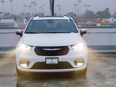 New 2026 Chrysler Pacifica Pinnacle w/ Trailer Tow Group image 3