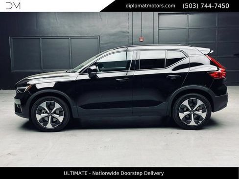 Used 2023 Volvo XC40 B5 Ultimate AWD/4WD image 3