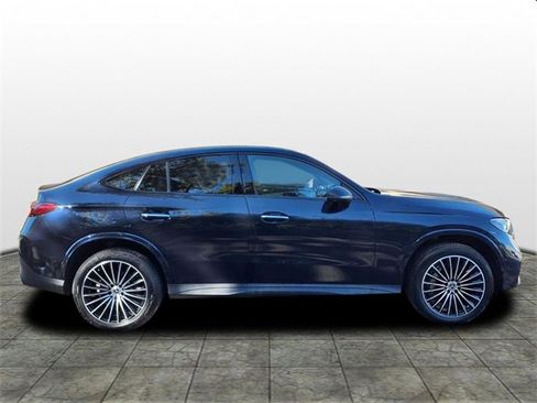 Used 2024 Mercedes-Benz GLC 300 4MATIC image 2
