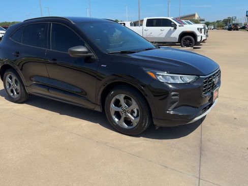 Used 2023 Ford Escape ST-Line w/ Tech Pack #1 FWD image 9