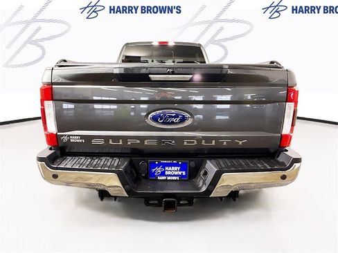Used 2017 Ford F350 Lariat w/ Chrome Package image 29