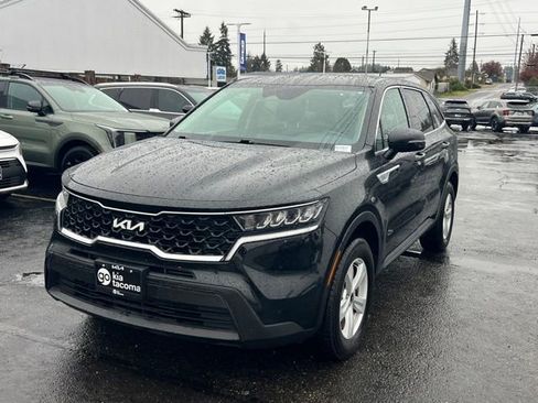 Used 2022 Kia Sorento LX image 3
