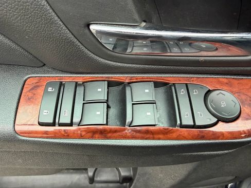 Used 2013 Chevrolet Suburban LT w/ Luxury Package image 19