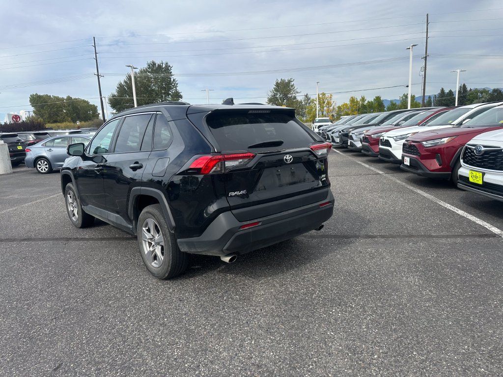 Used 2025 Toyota RAV4 XLE AWD/4WD image 3