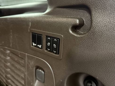 Used 2018 GMC Yukon XL Denali w/ Denali Ultimate Package image 39