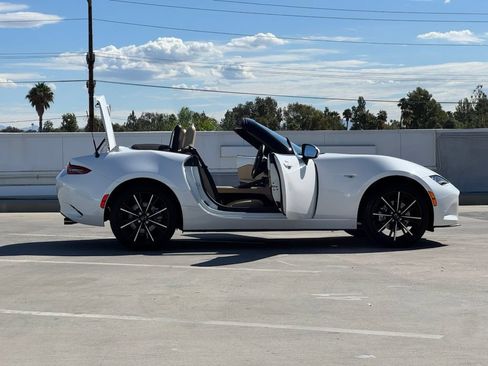 Used 2025 MAZDA MX-5 Miata Grand Touring RWD image 30