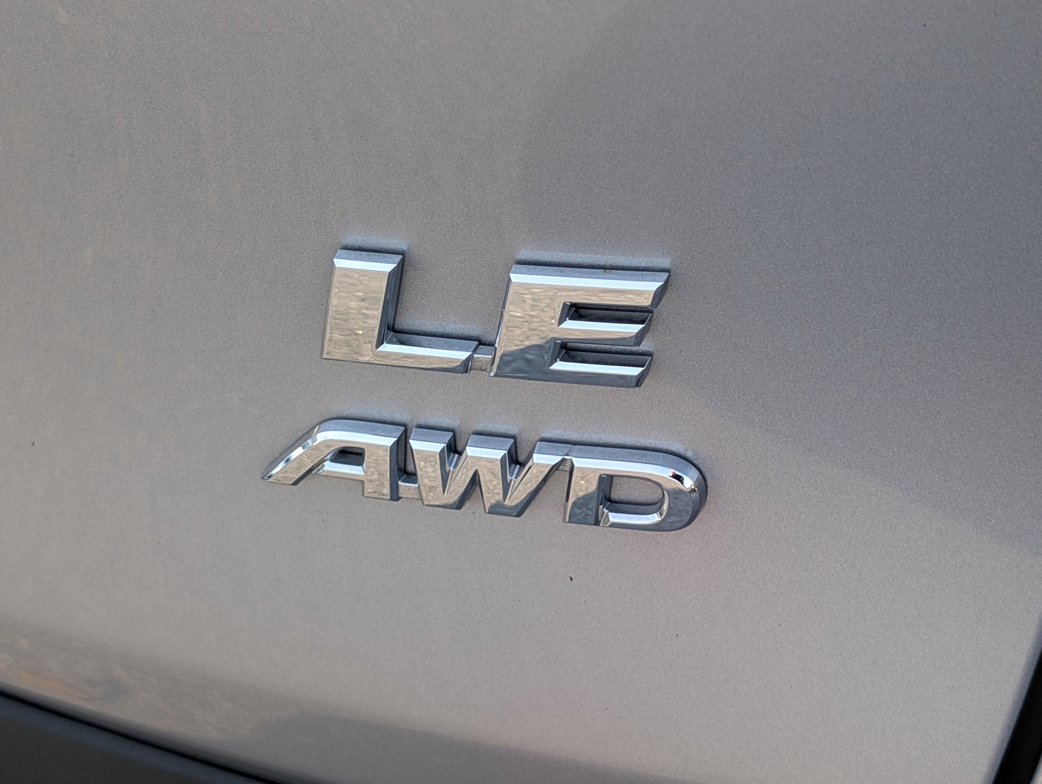 Used 2024 Toyota RAV4 LE AWD/4WD image 9