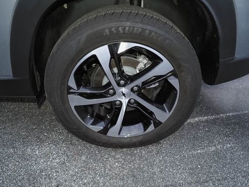 Certified 2025 Chevrolet Trax RS w/ Driver Confidence Package image 38