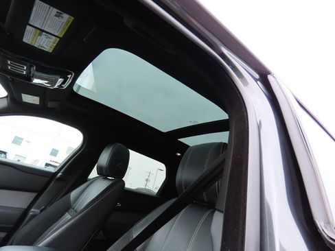 Used 2021 Land Rover Range Rover Velar R-Dynamic S image 41