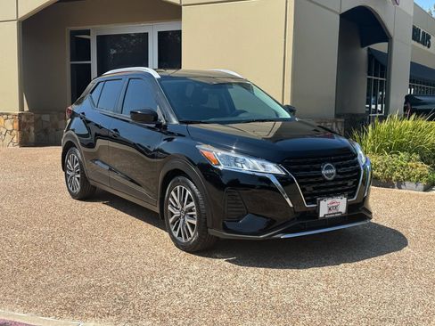 Used 2023 Nissan Kicks SV FWD image 6