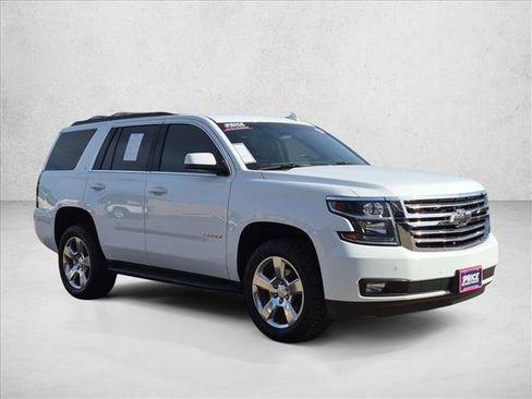 Used 2019 Chevrolet Tahoe LT w/ Luxury Package AWD/4WD image 3