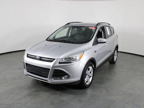 Used 2016 Ford Escape SE w/ SE Leather Comfort Package image 2