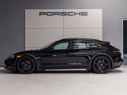 Used 2025 Porsche Taycan 4 Cross Turismo image 2