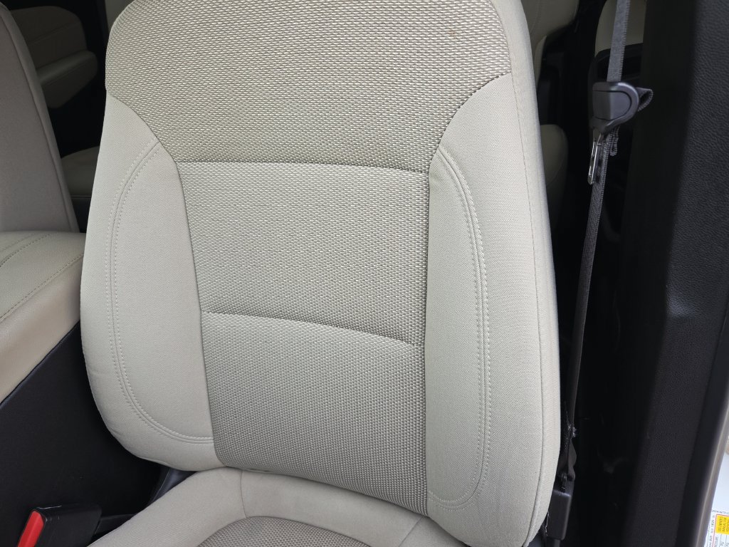 Used 2023 Chevrolet Traverse LS FWD image 14