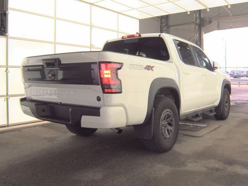 Used 2025 Nissan Frontier PRO-4X AWD/4WD image 2