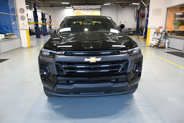 Used 2026 Chevrolet Colorado LT w/ LT Convenience Package AWD/4WD image 2