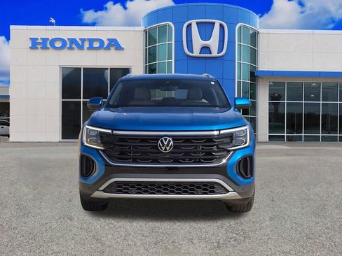 Used 2024 Volkswagen Atlas Cross Sport SE FWD image 8