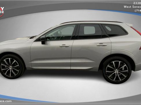 Used 2025 Volvo XC60 B5 Plus image 9