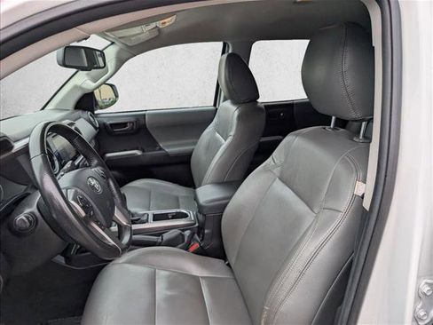 Used 2016 Toyota Tacoma SR5 image 13