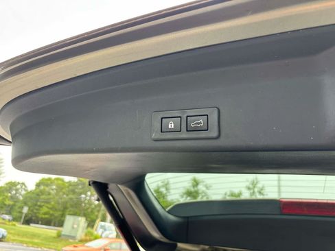 Used 2023 Subaru Ascent Premium w/ Convenience Package AWD/4WD image 16