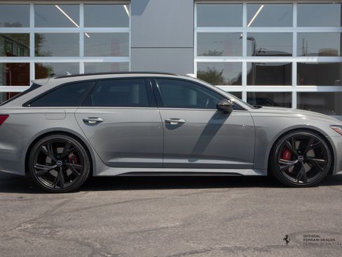 Used 2021 Audi RS 6 w/ Carbon Optic Package AWD/4WD image 7