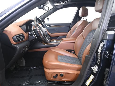 Used 2020 Maserati Levante S GranLusso image 29